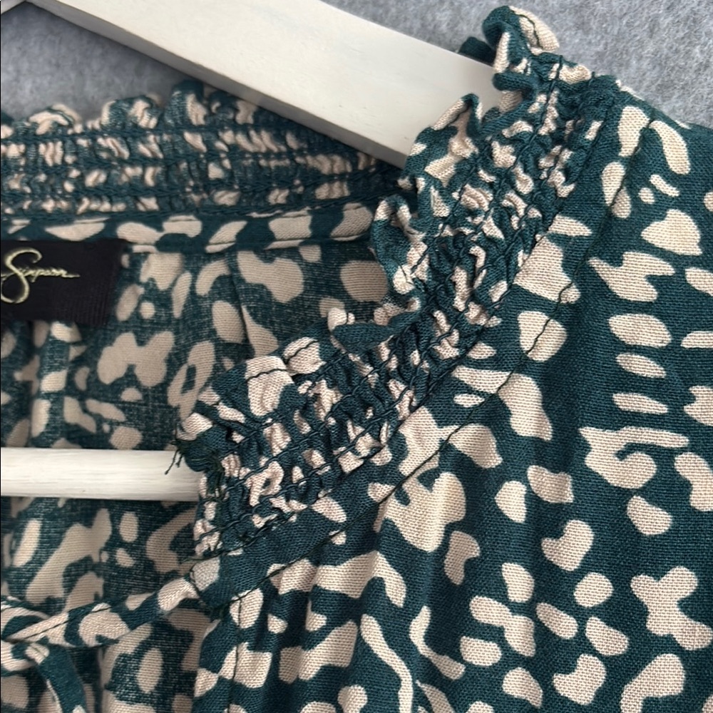 Jessica Simpson Flutter Sleeve Ruffled V-Neck Bohemian Blouse Green/Cream (L) - Picture 6 of 11
